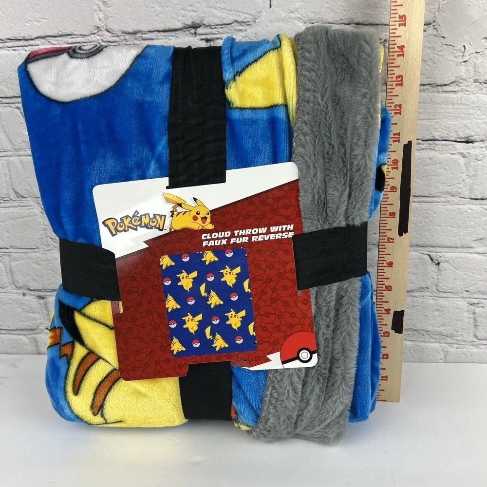 Pokemon Cloud Throw Blanket‎ 50x60 Faux Fur Reverse Pikachu Pokeball Northwest